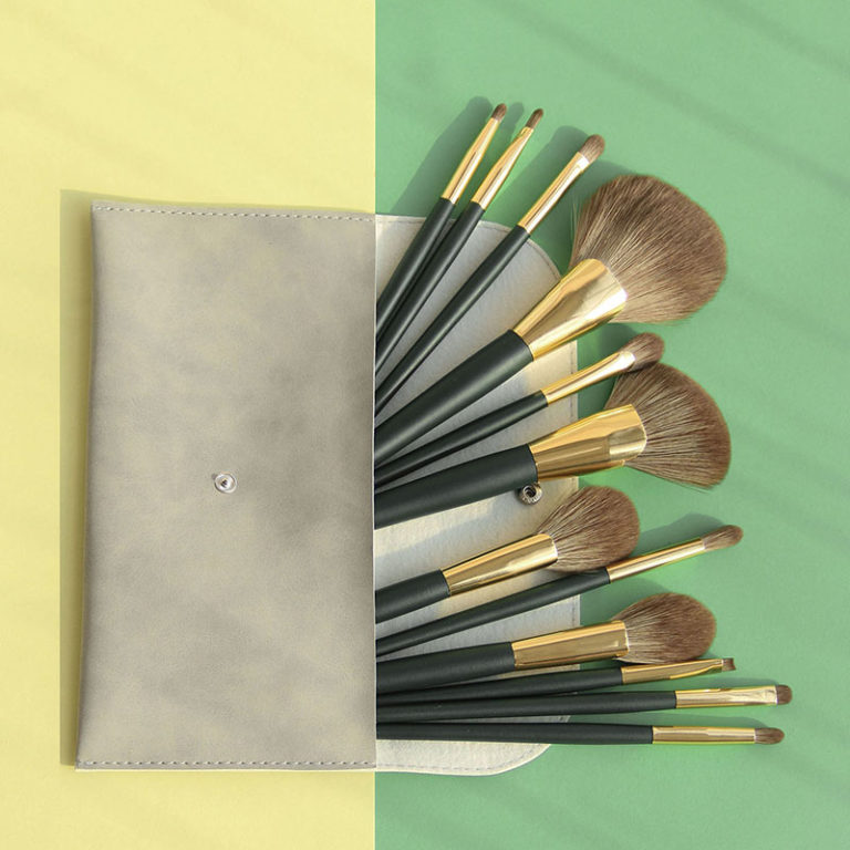 Emerald dark green powder makeup brushes manufacturer LIYA BEAUTY