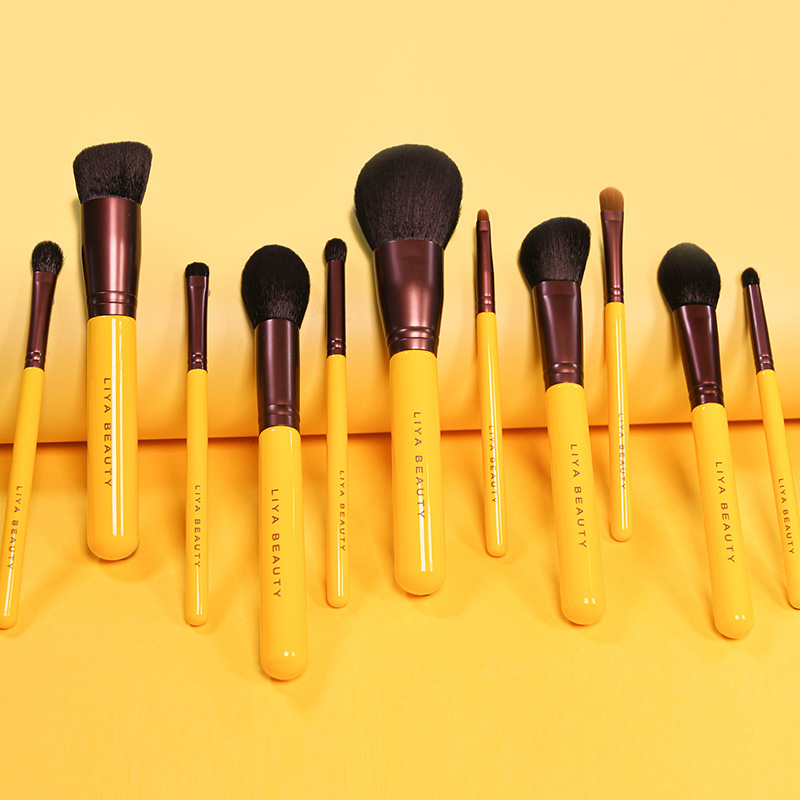 Orange wood handle makeup brushes set ultra soft synthetic hair